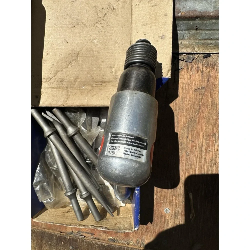 Campbell Hausefield Short Barrel Air Hammer Chisel With Chisels